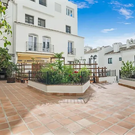 Puerto Banus Luxurious Apartment In The Heart Of The Port Marbella Exterior photo