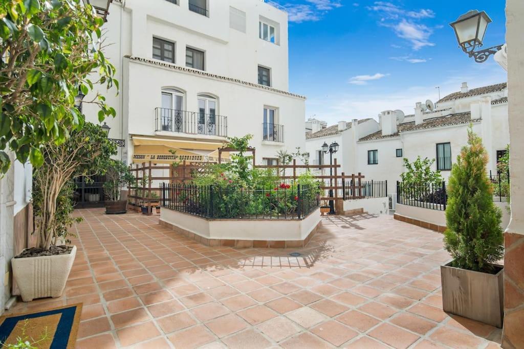 Apartment Puerto Banus Luxurious In The Heart Of The Port